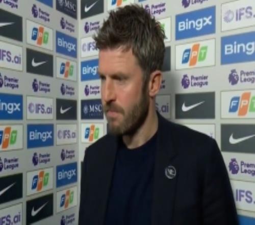 卡里克：梅努近期做出了很大的貢獻，很高興他能夠復(fù)出