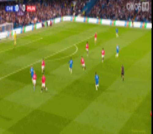 攻勢很猛啊！埃斯特旺右路內(nèi)切后兜射，皮球擦著立柱偏出