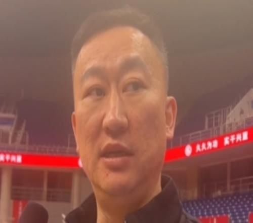 劉維偉談新援基諾內(nèi)斯：前兩天在倒時差這兩場比賽給他適應CBA