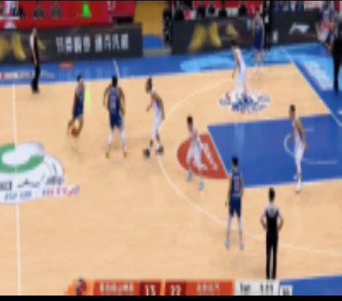 照顧新人麥基連續(xù)兩個(gè)回合對(duì)基諾內(nèi)斯進(jìn)攻干擾球送分