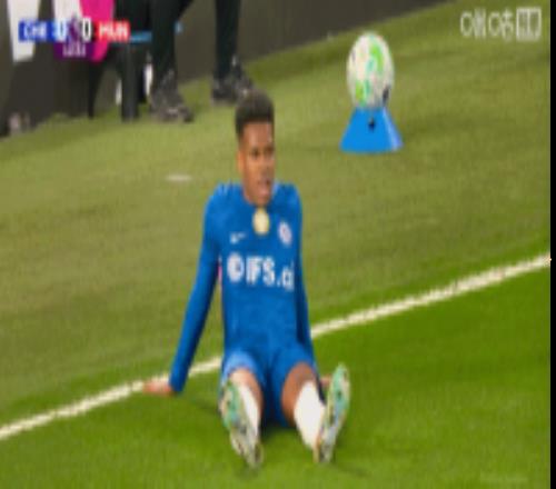 埃斯特旺造險后傷退，加納喬替補(bǔ)登場，曼聯(lián)球迷不停發(fā)出噓聲