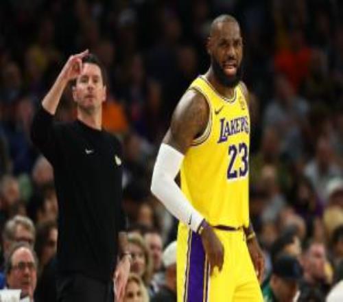 雷迪克：詹姆斯展現(xiàn)了出色的領(lǐng)導(dǎo)力他上半場就10助&還有關(guān)鍵得分