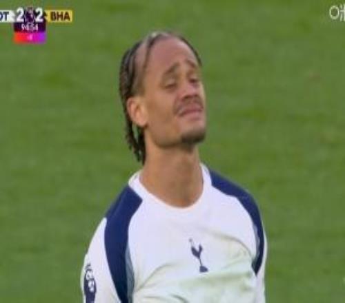 今日趣圖：加納喬離開(kāi)快1年，第1次得到全體曼聯(lián)球迷的認(rèn)可和贊揚(yáng)