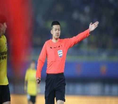 國際級裁判張雷今晚將執(zhí)法閩超揭幕戰(zhàn)，賽事使用視頻輔助系統(tǒng)FVS