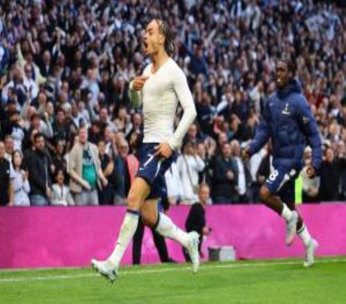 連續15輪不勝！熱刺22遭布萊頓補時絕平西蒙斯傳射+世界波