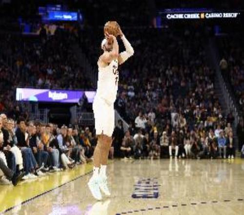 米切爾：斯特魯斯對我們很重要高壓環(huán)境下是他大放異彩的地方