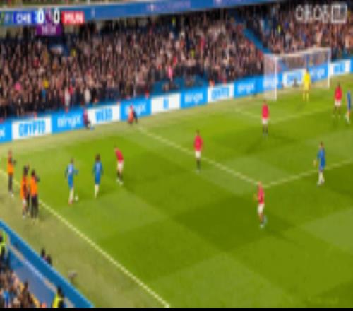 就差一點！恩佐斷下馬茲拉維的球，扛開馬茲拉維射門稍稍偏出立柱