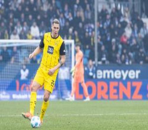 里肯：目前看來(lái)聚勒傷勢(shì)嚴(yán)重，賽后他膝蓋纏著繃帶坐在更衣室