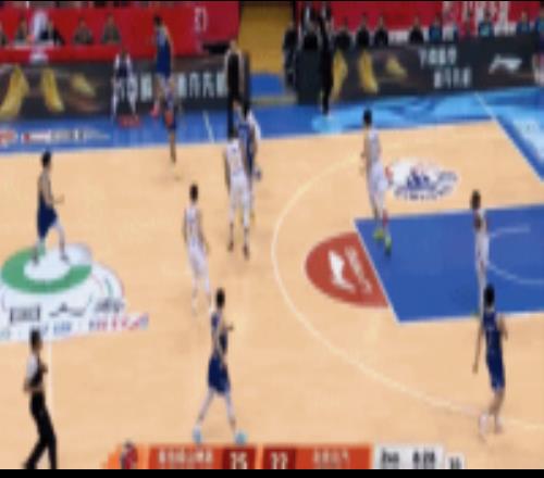 除了三分沒(méi)開(kāi)其他完美！基諾內(nèi)斯首秀半場(chǎng)10中4拿到11分3板3助