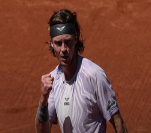 沖擊第18冠！盧布列夫21梅杰多維奇，晉級ATP500巴塞羅那決賽