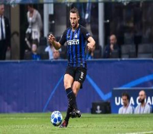 羅馬諾：國米希望和34歲德弗里續短約，后者得到多家海外球隊邀約