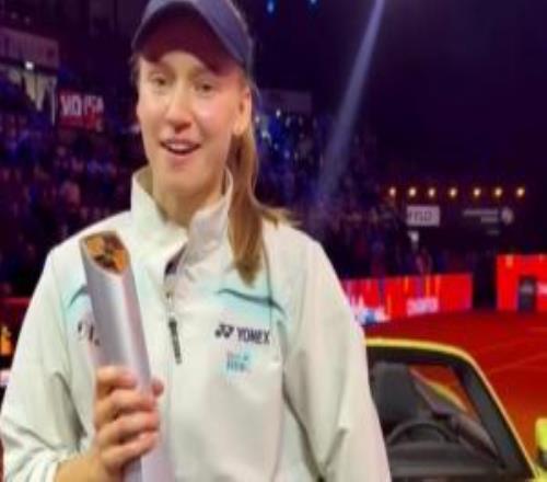 冠軍結(jié)算畫面！萊巴金娜斯圖加特站奪冠，喜提新車保時(shí)捷