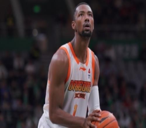 大號兩雙！賈爾斯19中15轟下34分14板正負(fù)值+20