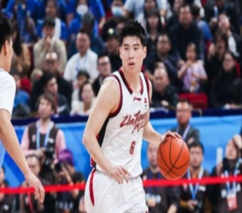 替補(bǔ)打得好！程帥澎半場3中2拿到10分2板1助1斷