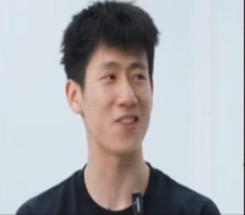 威TALK帶你來(lái)看陳天燦！新科東南MVP只是一個(gè)20歲出頭的小伙子