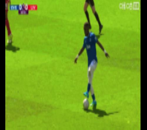 不滿判罰染黃！范戴克犯規(guī)，皮克福德找裁判要黃牌+反被黃牌警告