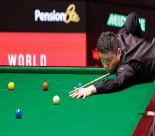 將戰(zhàn)趙心童！丁俊暉兩桿破百105戰(zhàn)勝吉爾伯特，晉級世錦賽16強(qiáng)