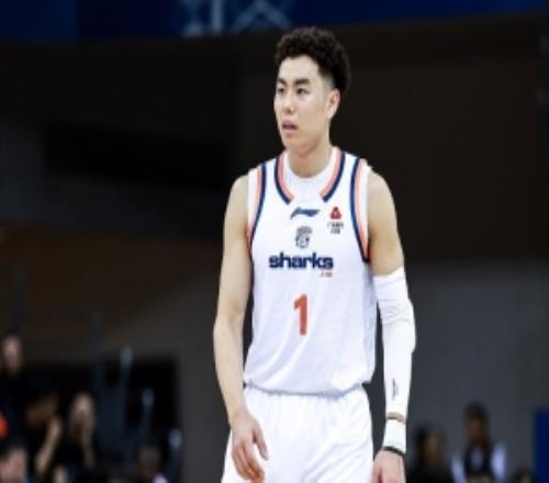 外線有譜！李添榮半場6中5貢獻(xiàn)14分三分5中4