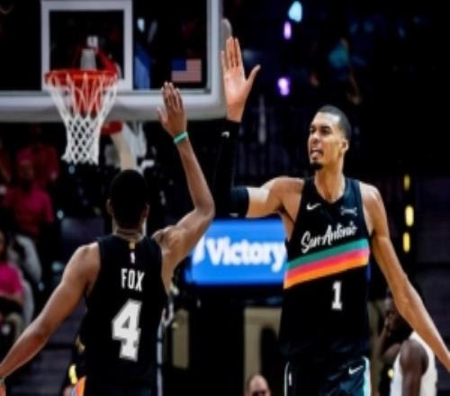 馬刺官推曬G1贏球海報(bào)：文班亞馬+福克斯封面人物