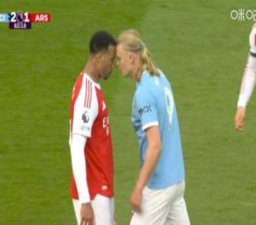 杠上了！哈蘭德、加布里埃爾頂牛兩隊爆發(fā)沖突，兩人各吃一黃！