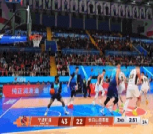 分差23分！賈昊罰球不中杰克遜快下雙手抓筐大猩猩暴扣點燃主場