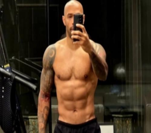 48歲亨利社媒秀肌肉，拳擊名宿：價(jià)錢合適可以考慮約戰(zhàn)一場