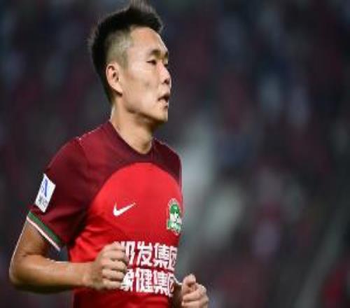 王上源迎来国内俱乐部第300场职业赛事里程碑，期间共打入24球