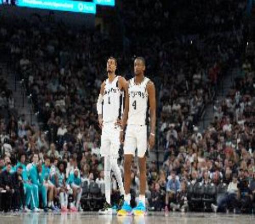 福克斯：文班讓對手甚至都不敢出手他改變整個防守體系&對手進攻