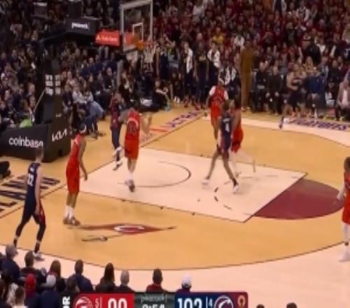 收比賽！米切爾里突外投個人連拿5分擴大領(lǐng)先優(yōu)勢