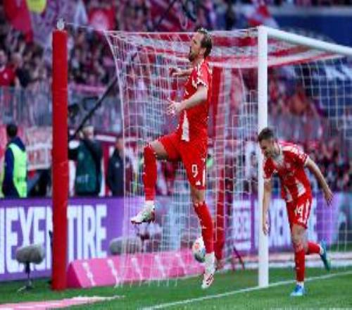 拜仁奪冠后85分鐘：球迷高呼三冠王凱恩不停接受采訪被兒子抱怨