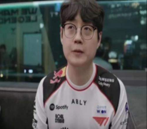 T1分享對(duì)陣KRX賽后隊(duì)內(nèi)群訪Mata：雖然贏了，但有很多遺憾的地方