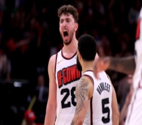 范弗里特：申京才23歲我看著他從沒自信成長為兩屆全明星