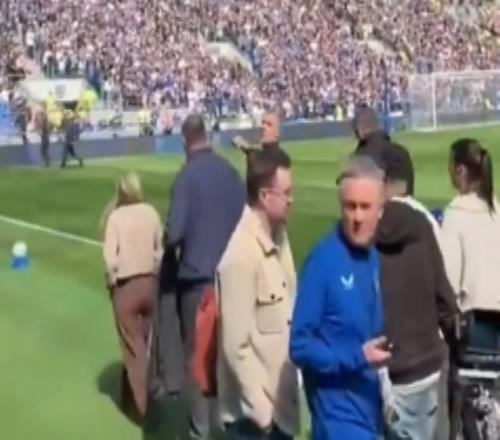 全程臟話不斷！郵報(bào)：卡拉格在德比戰(zhàn)中被埃弗頓球迷狂噴