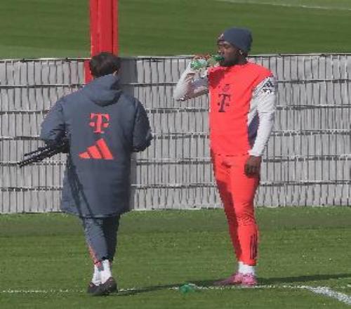 德天空：拜仁未將阿方索視為絕對(duì)非賣品，但目前沒積極尋求套現(xiàn)