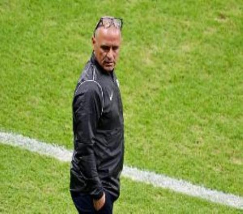 官方：斯洛伐克队主帅卡尔佐纳离任，带队战绩19胜8平13负