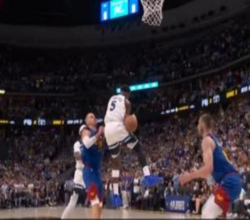 致敬西帝約基奇面對華子不拋投硬傳布勞恩2罰1中錯失扳平機會