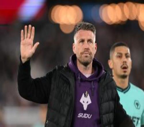 狼隊(duì)整個(gè)賽季均處于降級(jí)區(qū)，6465賽季之后英格蘭頂級(jí)聯(lián)賽首隊(duì)