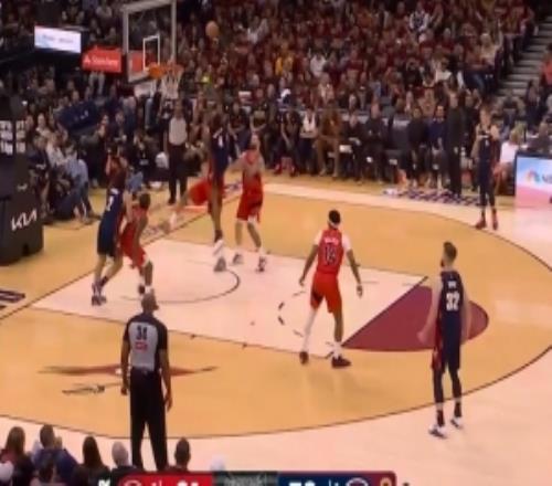 針鋒相對！莫布里強攻打成2+1沃爾特沖擊打進加罰迅速回應