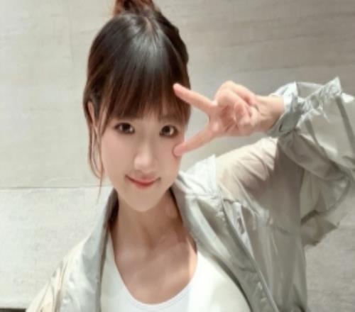 前LPL解說(shuō)Mage曬照：想穿上美麗衣衣去運(yùn)動(dòng)一下！