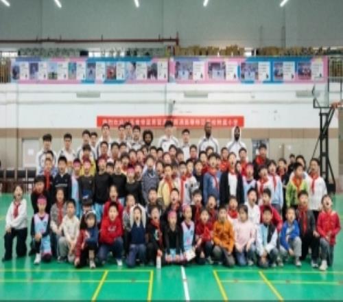 公益行牽手肯帝亞快樂校園行肯帝亞男籃走進南通高等師范附小