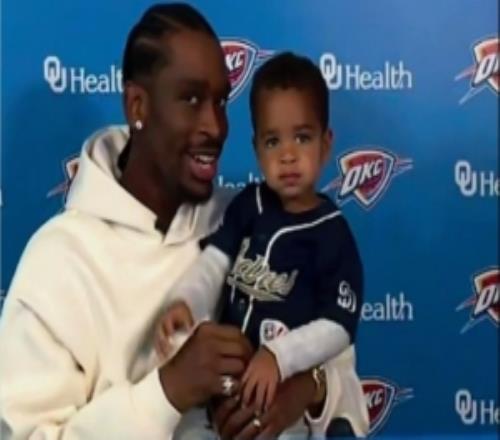 帶兒子出席發(fā)布會！SGA：籃球固然重要但世間還有比這更宏大事物