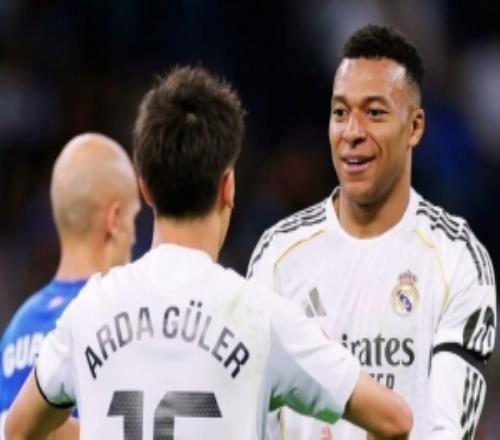 姆巴佩社媒曬合照與送出助攻的居萊爾互動：我的小兄弟！