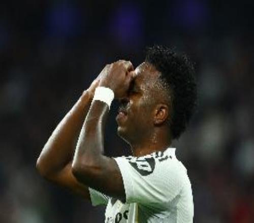 六臺主持人：弗洛倫蒂諾一直保護維尼修斯，放走球員會讓他很痛心