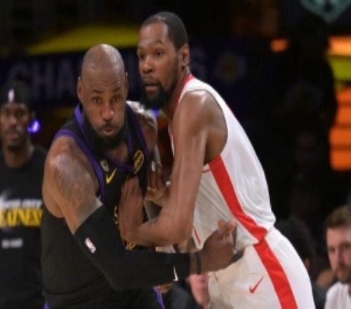 詹姆斯：球迷見(jiàn)證了我和KD的生涯高光和低谷與他交手是我的榮幸