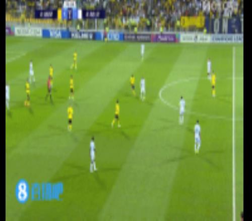 踢完自己也笑了！C羅單刀機會最后一步趟大，被門將出擊沒收