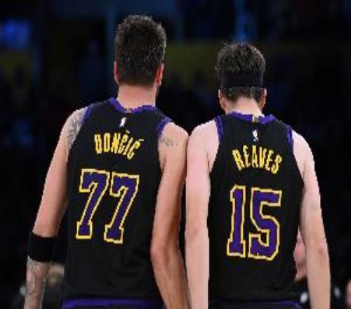 斯瑪特：東里一直為大家加油希望他們健康第一準(zhǔn)備好了再復(fù)出