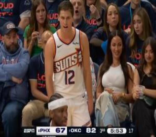 肘飛幾米遠(yuǎn)！亞歷山大支出大肘子吉萊斯皮很不滿！