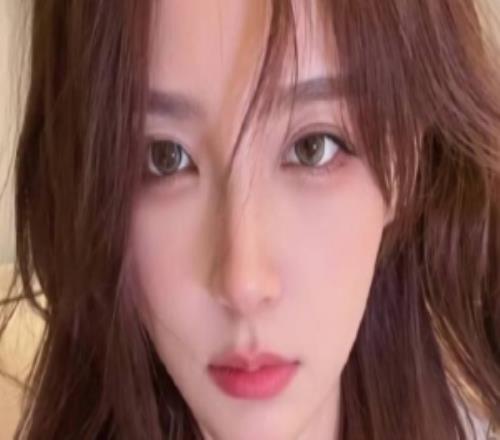 LPL解說Rita分享視頻：姐姐來咯owO