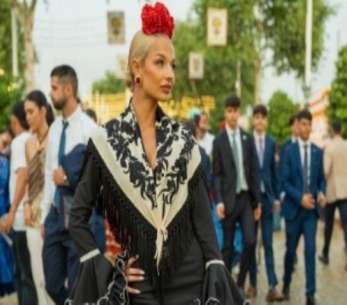 費(fèi)爾明女友亮相塞維利亞傳統(tǒng)節(jié)日，費(fèi)爾明評(píng)論：美極了，我的愛人