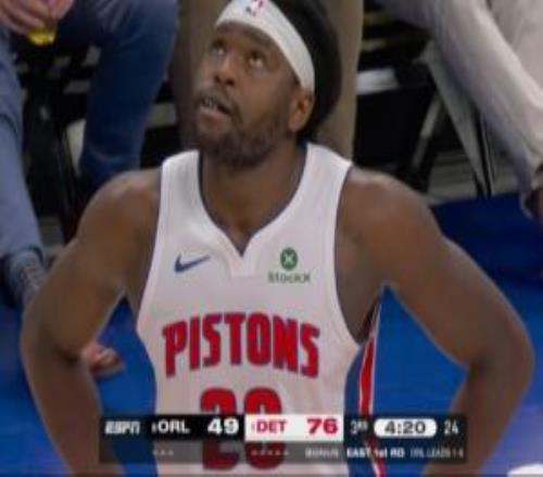 單節(jié)10倍分差見過嗎第三節(jié)前7分40秒！活塞303魔術(shù)！